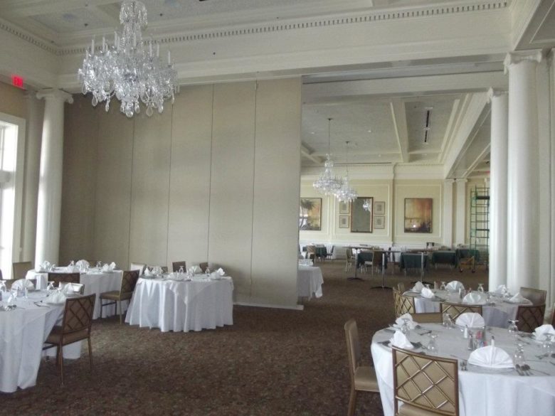 Modernfold Operable Partitions in country club ballroom