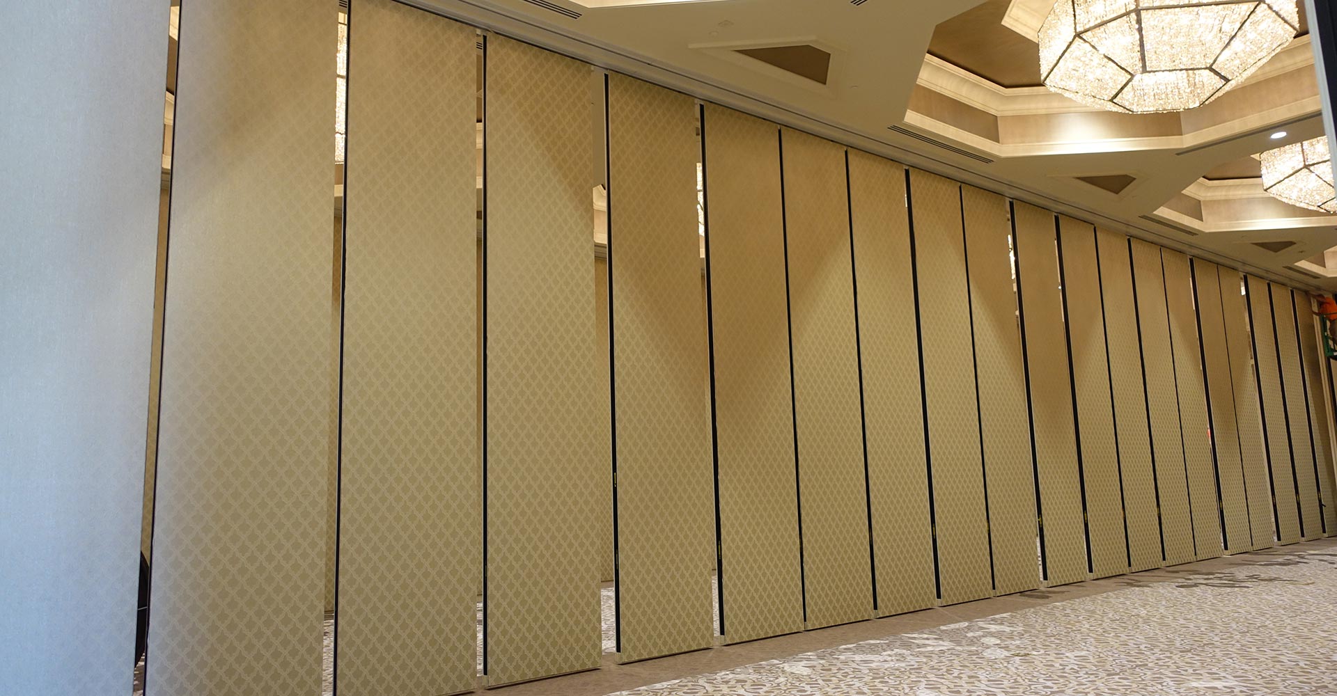 Space Division Operable Partitions for Conference Room